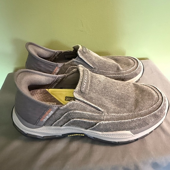 Skechers Men's Sz 9.5 Steady Grip Slip Ins Hands-Free Cayson Loafers Relaxed Fit - Picture 2 of 10